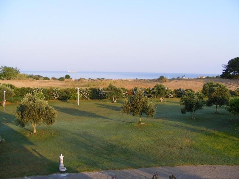 Hotel Lintzi Arkoudi